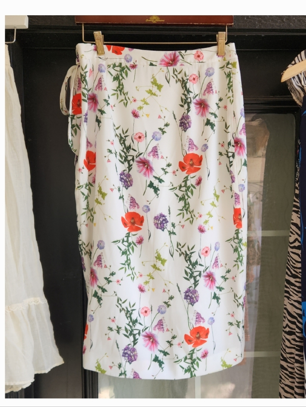 Ted Baker White Floral Wrap Skirt with Red & Purple Blooms - Picture 2 of 2